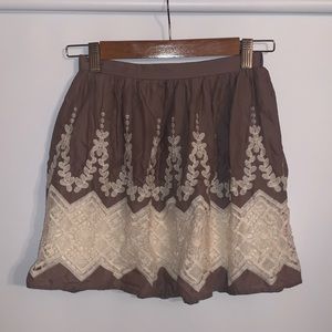 Flowy, light-brown skirt w/ lace